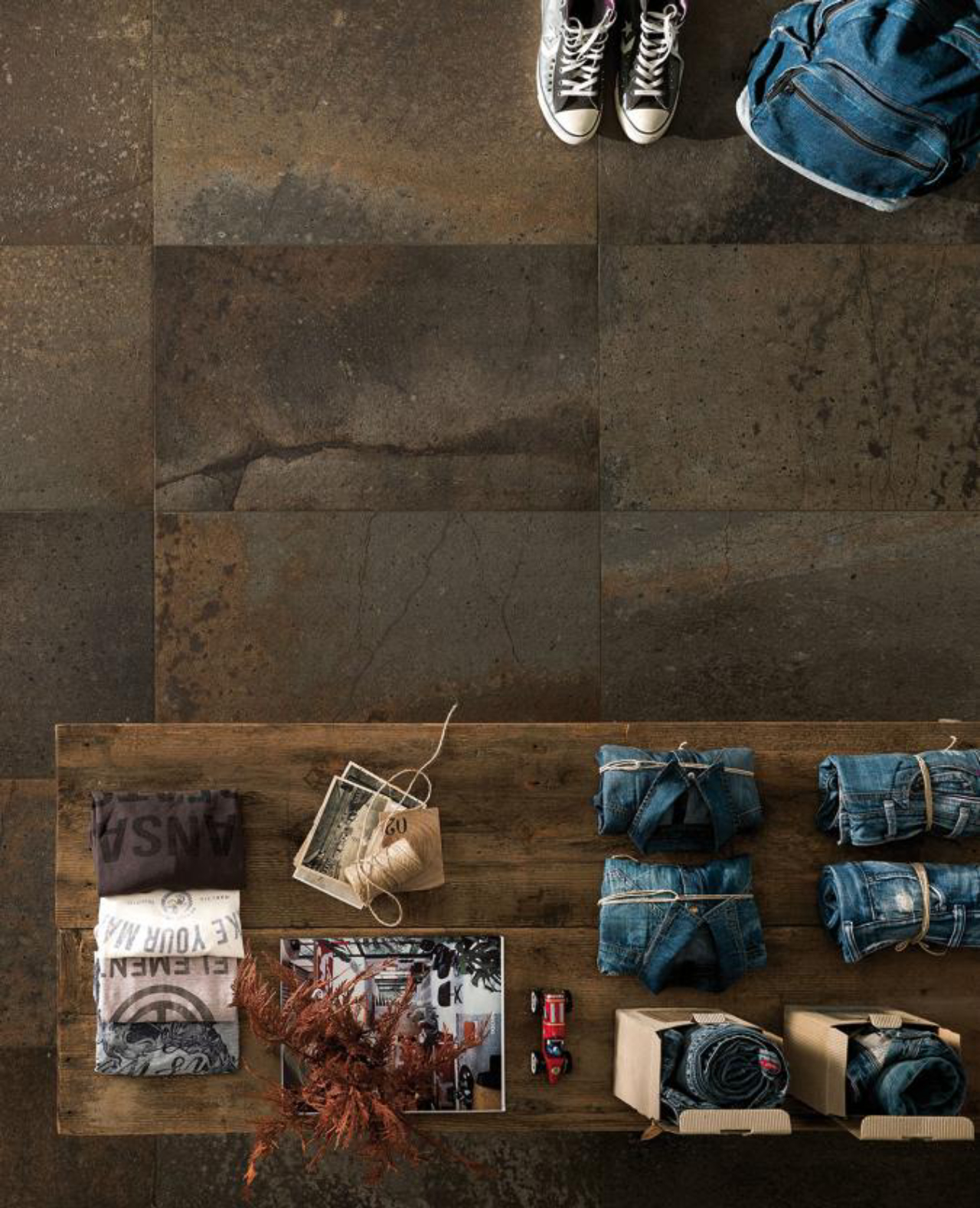 Dentre os destaques para a Expo Revestir, as linhas Brit, Cult e Discovery, desenvolvidas pela Edimax, trazem texturas em HD da pedra e do metal. Fotos: Divulgação