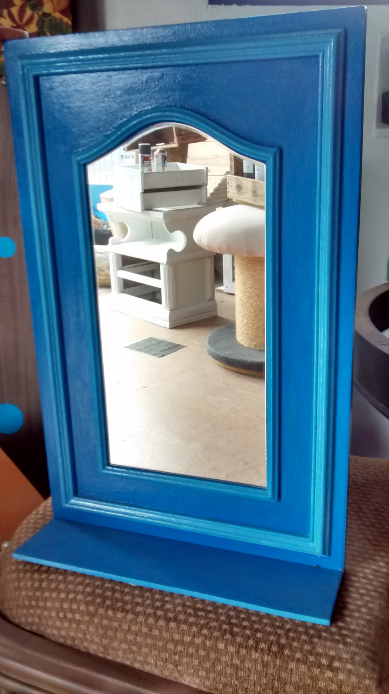 Porta de armário ganhou vida nova como espelho e sai por R$ 95.