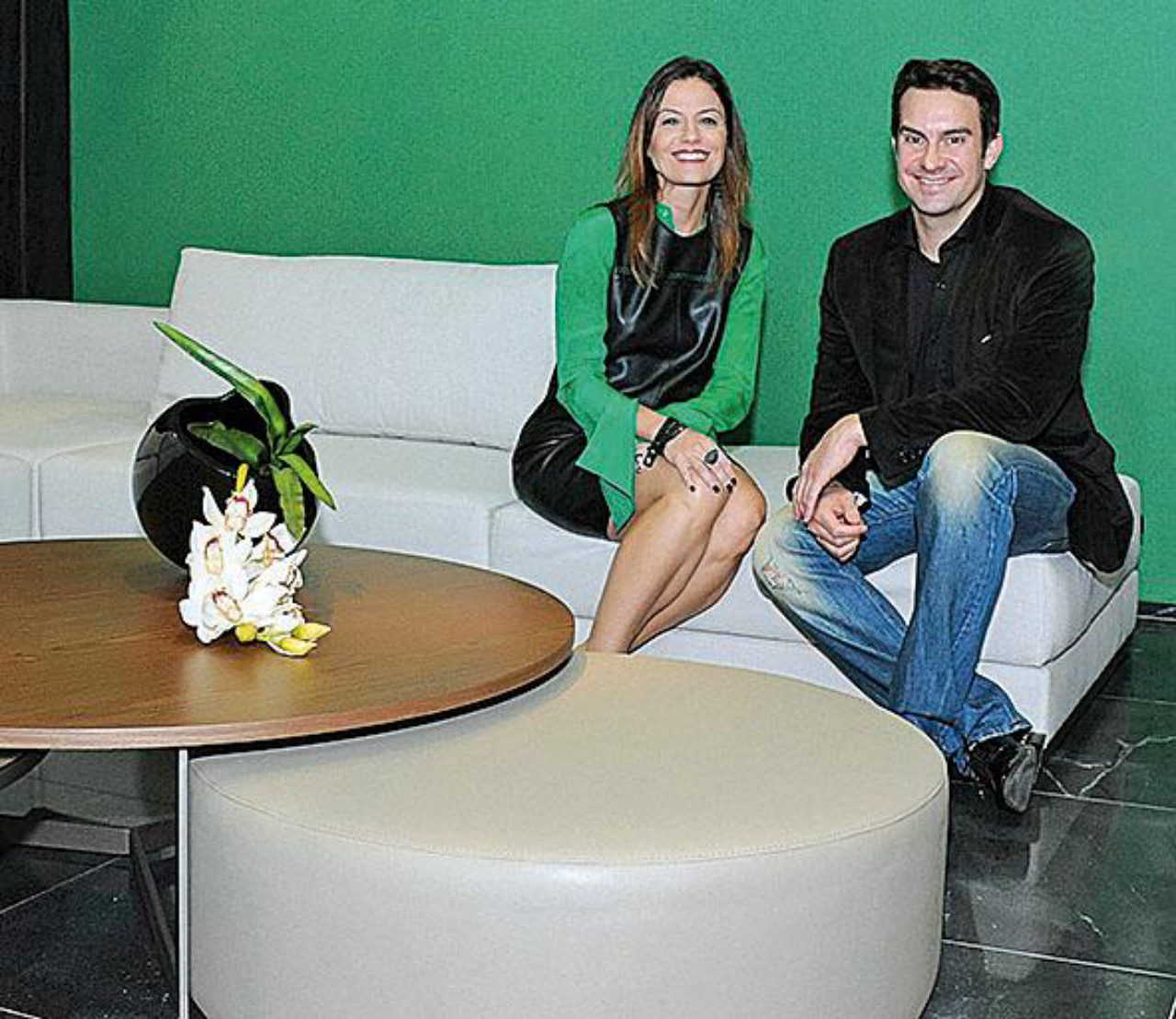 Luize Andreassa Bussi e Leonardo Müller, responsáveis por uma das novas vitrines da Momentum. Raquel Lima/Divulgação