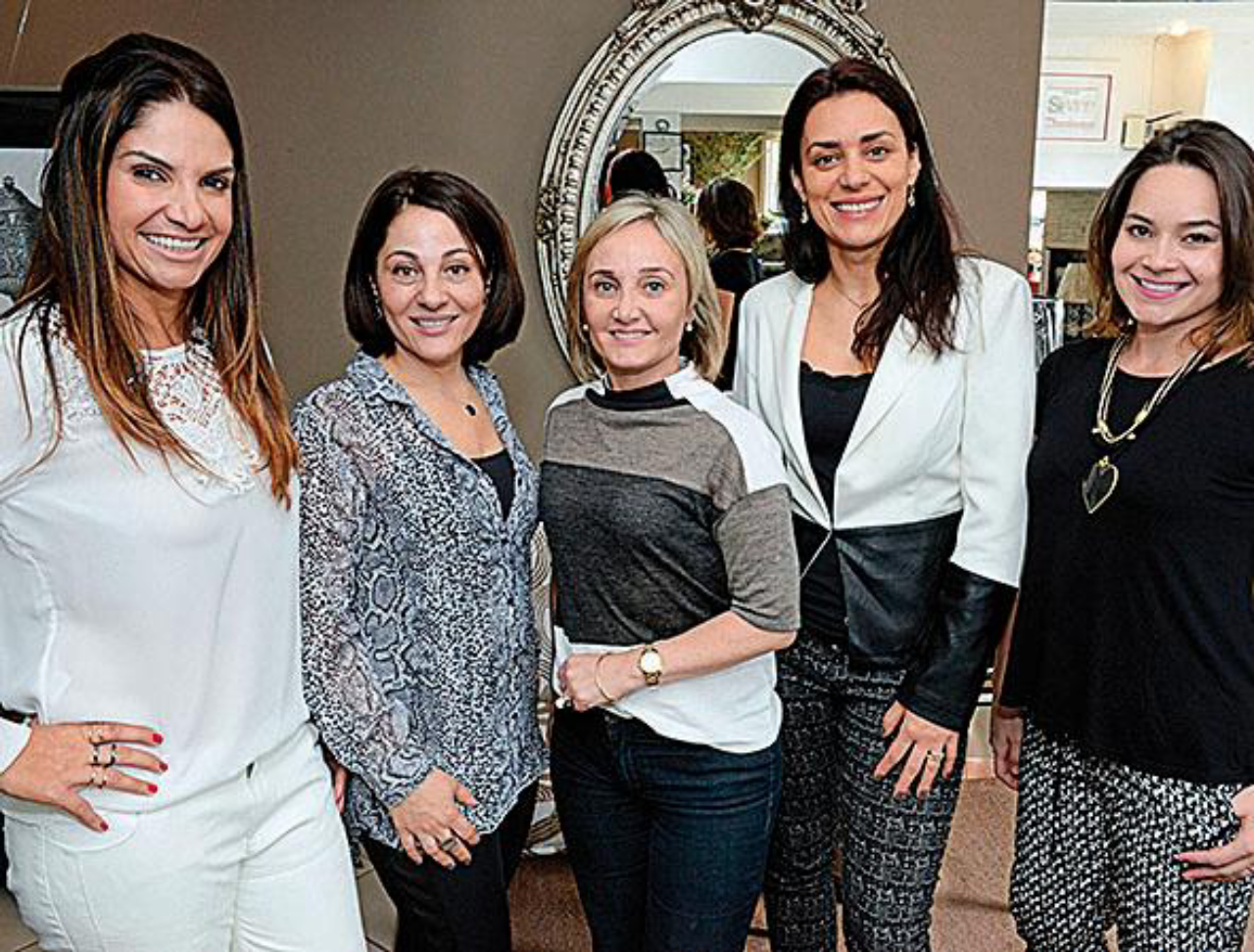 Carla Kiss, Cristiane Maciel, Sony Luczyszyn, Daniele Viesser e Maria Fernanda Lorusso.