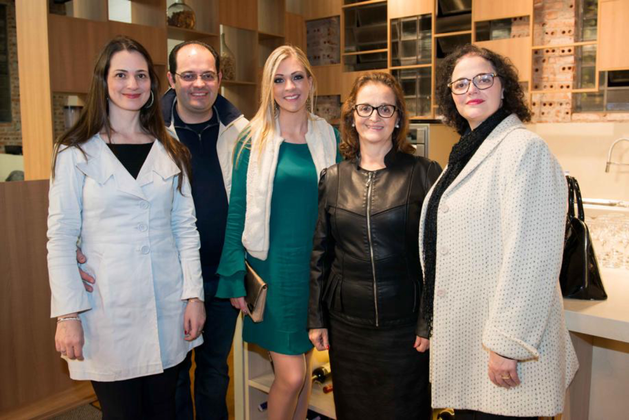 Ana Paula Manzochi, Paulo Roberto Alberti, Kamila Boaretto, Rosilene e Chrystianne Alberti.