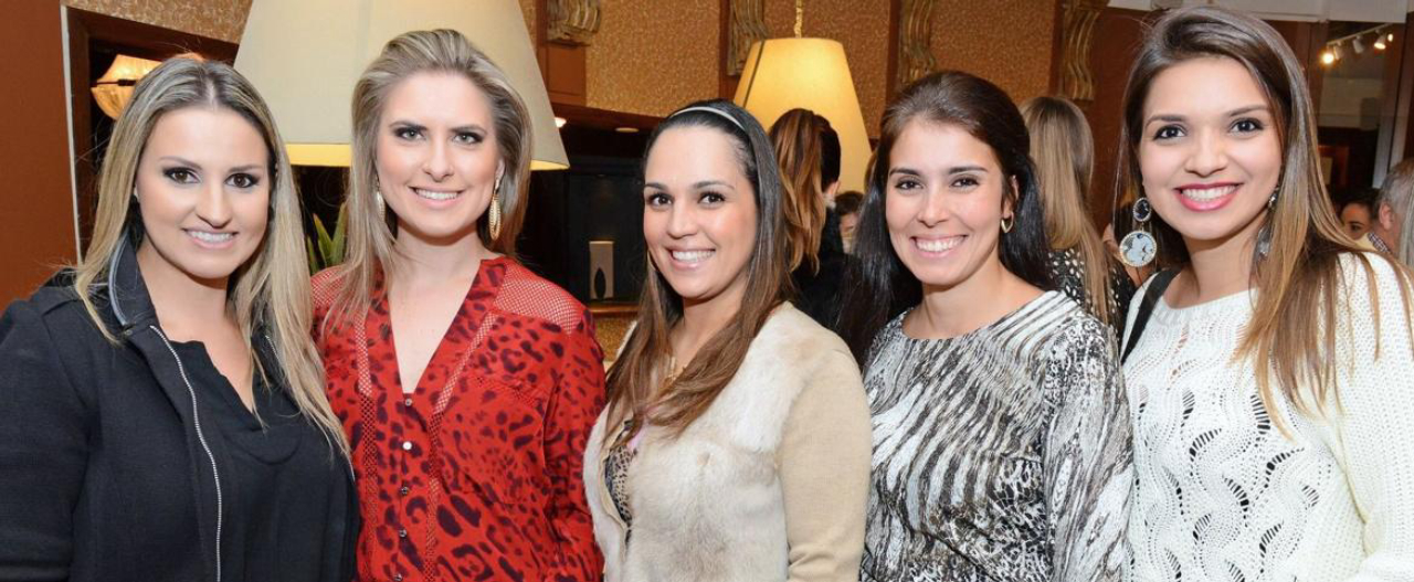 As arquitetas Samara Barbosa, Viviane Loyola, Mariana Paula Souza, Mariana Stockler e Carolina Posanski.