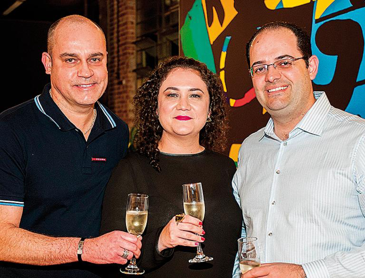 Luciano e Flávia Etzel com Paulo Roberto Alberti.