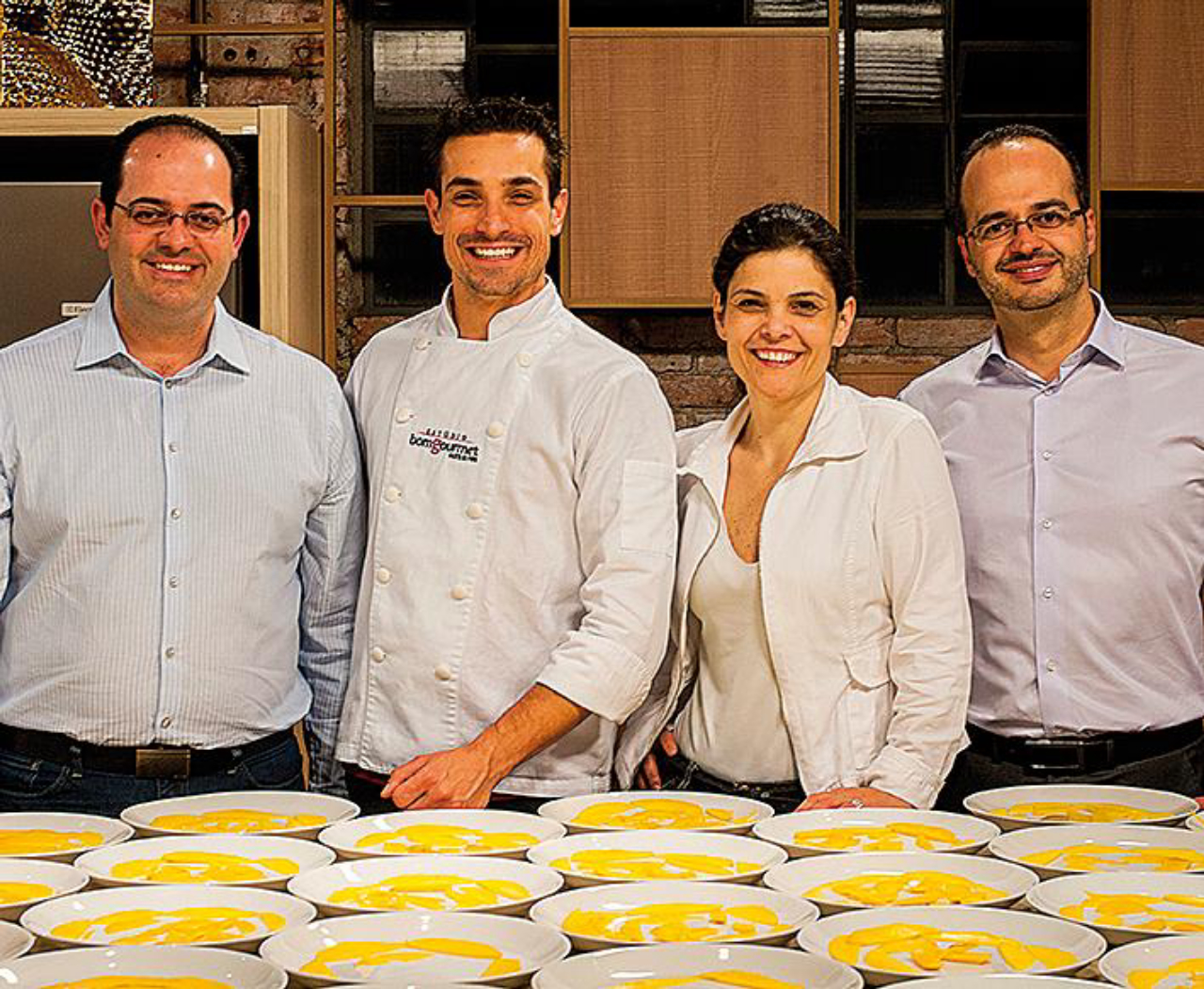 Paulo Roberto Alberti, o chef Guilherme Guzela, Andréa Sorgenfrei e Eloir Alberti Jr. Fotos: Rodrigo Ramirez/Divulgação.
