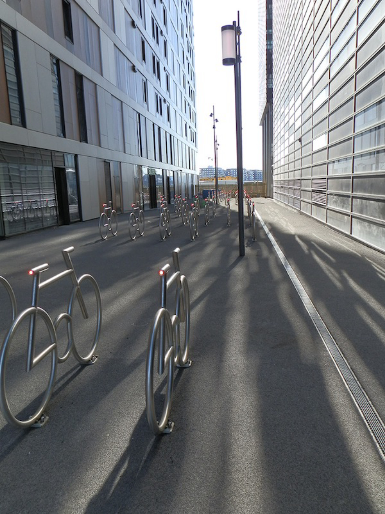 Bicicletário em Olso, Noruega: criar um pelotão foi a solução para acomodar 200 bikes.