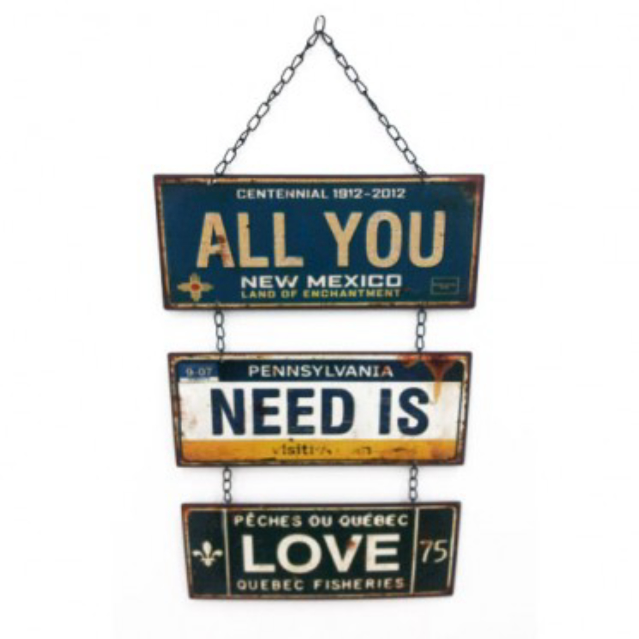 Placa decorativa "all you need is love", da Ribeiro e Pavani. R$ 112,90. 