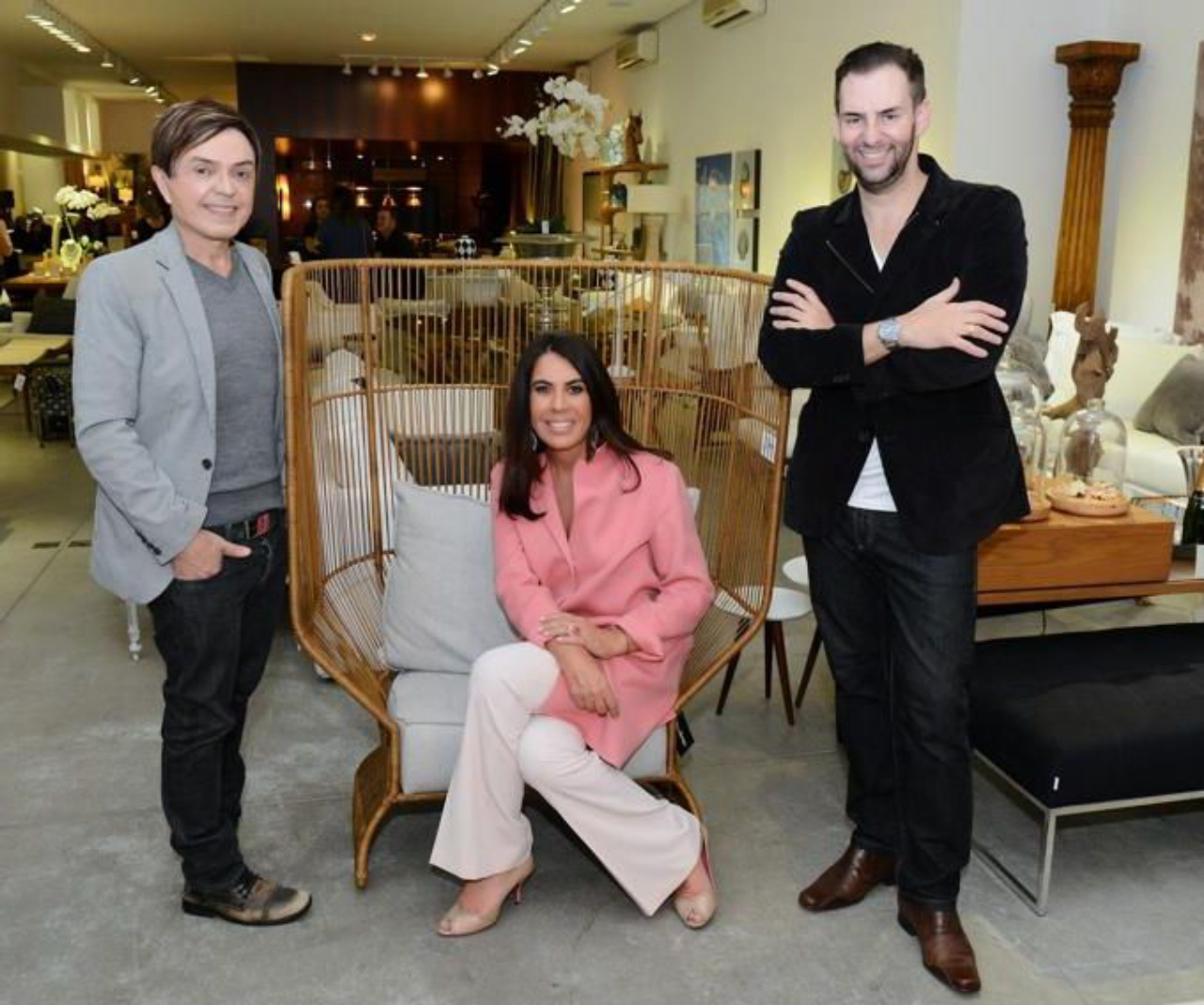 O arquiteto Luiz Maganhoto, Márcia Almeida e o designer Daniel Casagrande. Foto: Gerson Lima/Divulgação