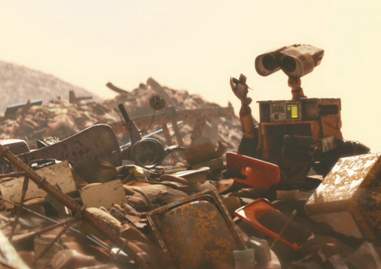 Wall-E: arranha-céus de lixo dominam a paisagem. Imagem: Pixar/Reprodução