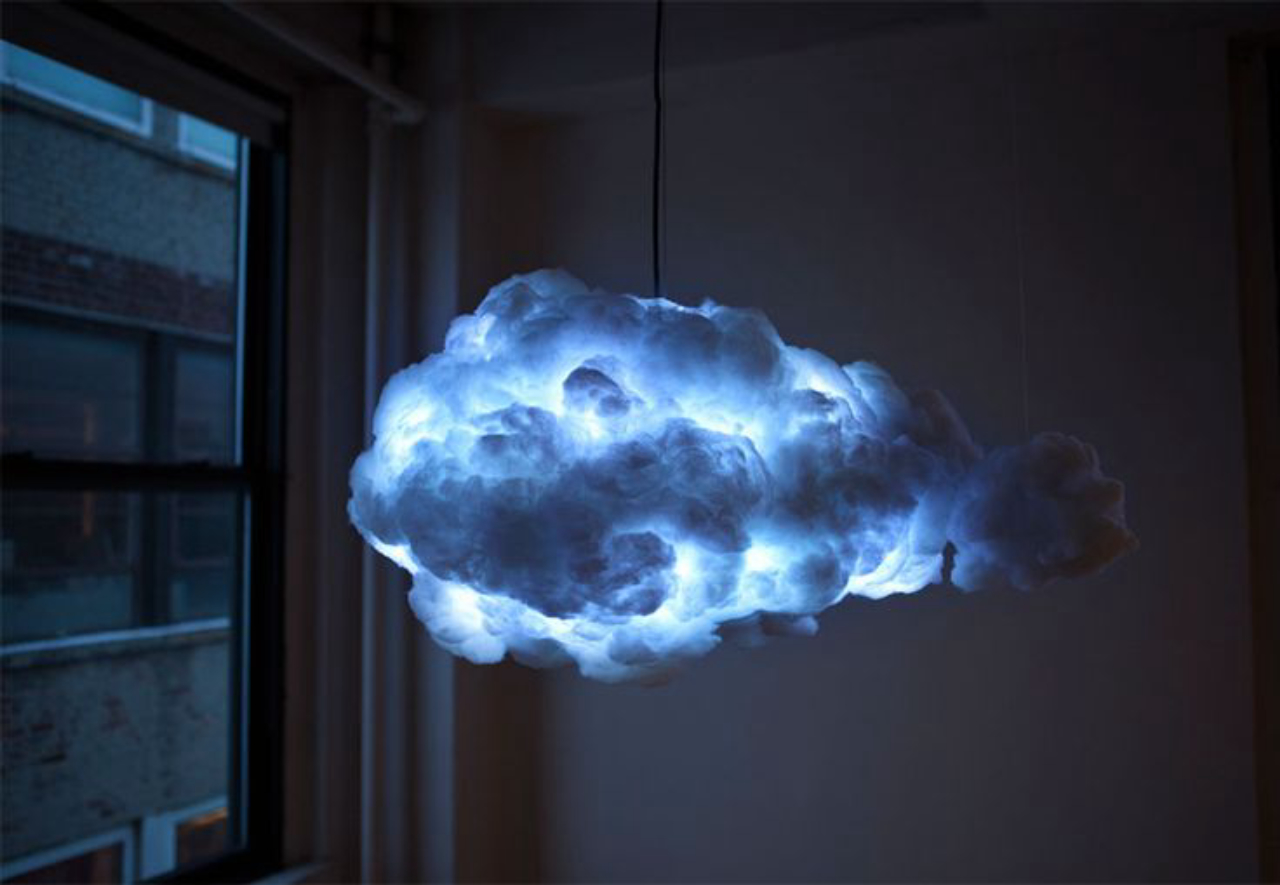 Luminária em forma de nuvem. 