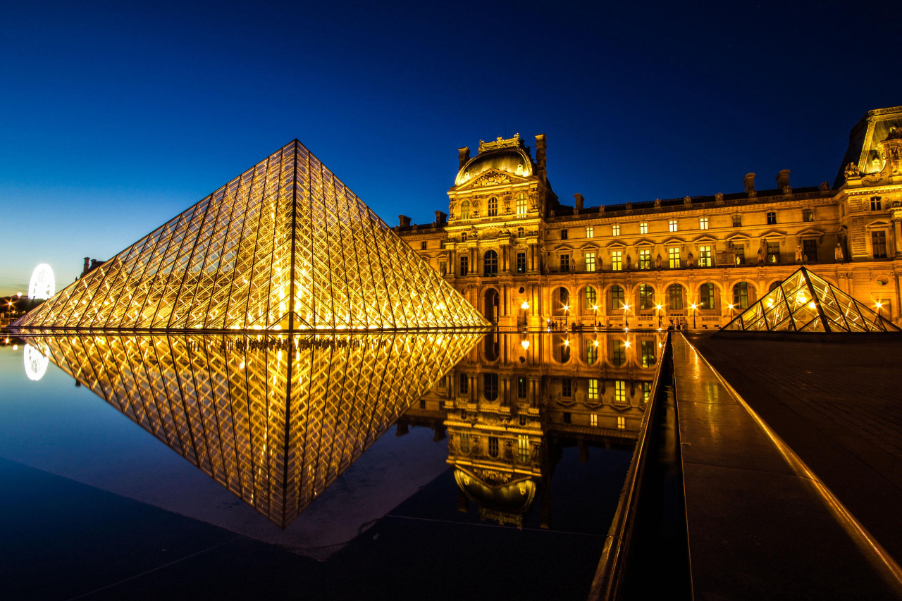Museu do Louvre, Paris, França. Crédito: I.M. Pei.