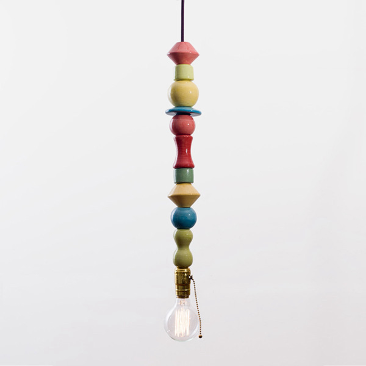 Pendente primavera. Na Casa que tem, R$ 480.