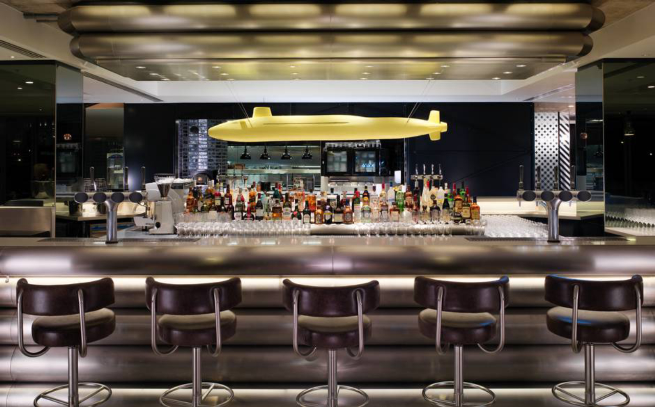 O bar do hotel Mondrian London, Dandelyan teve o trabalho realizado pelo escritório Design Research Studio. Crédito: Divulgação