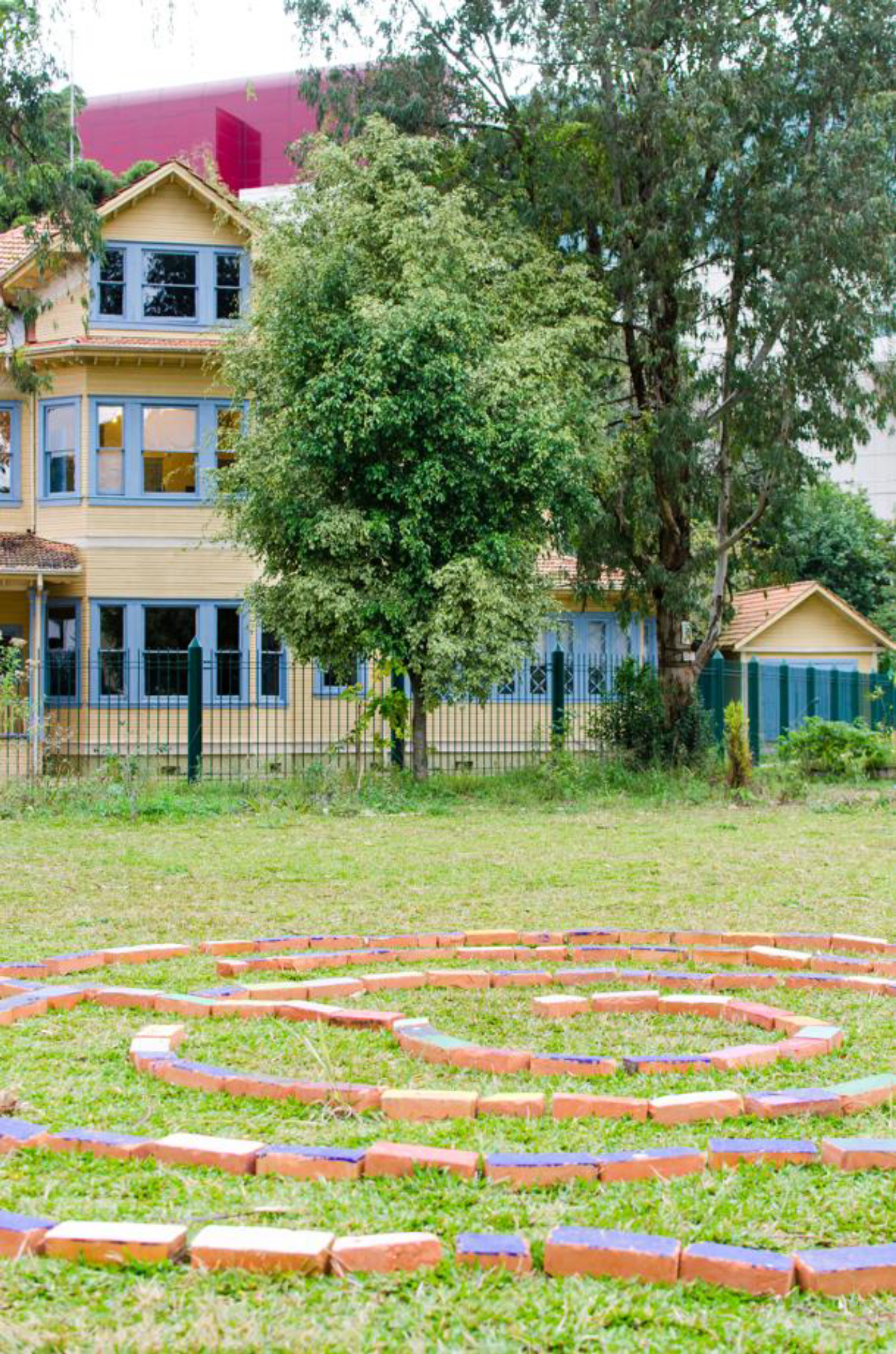 Intervenção da Casa Labirinto no Bosque Gomm
