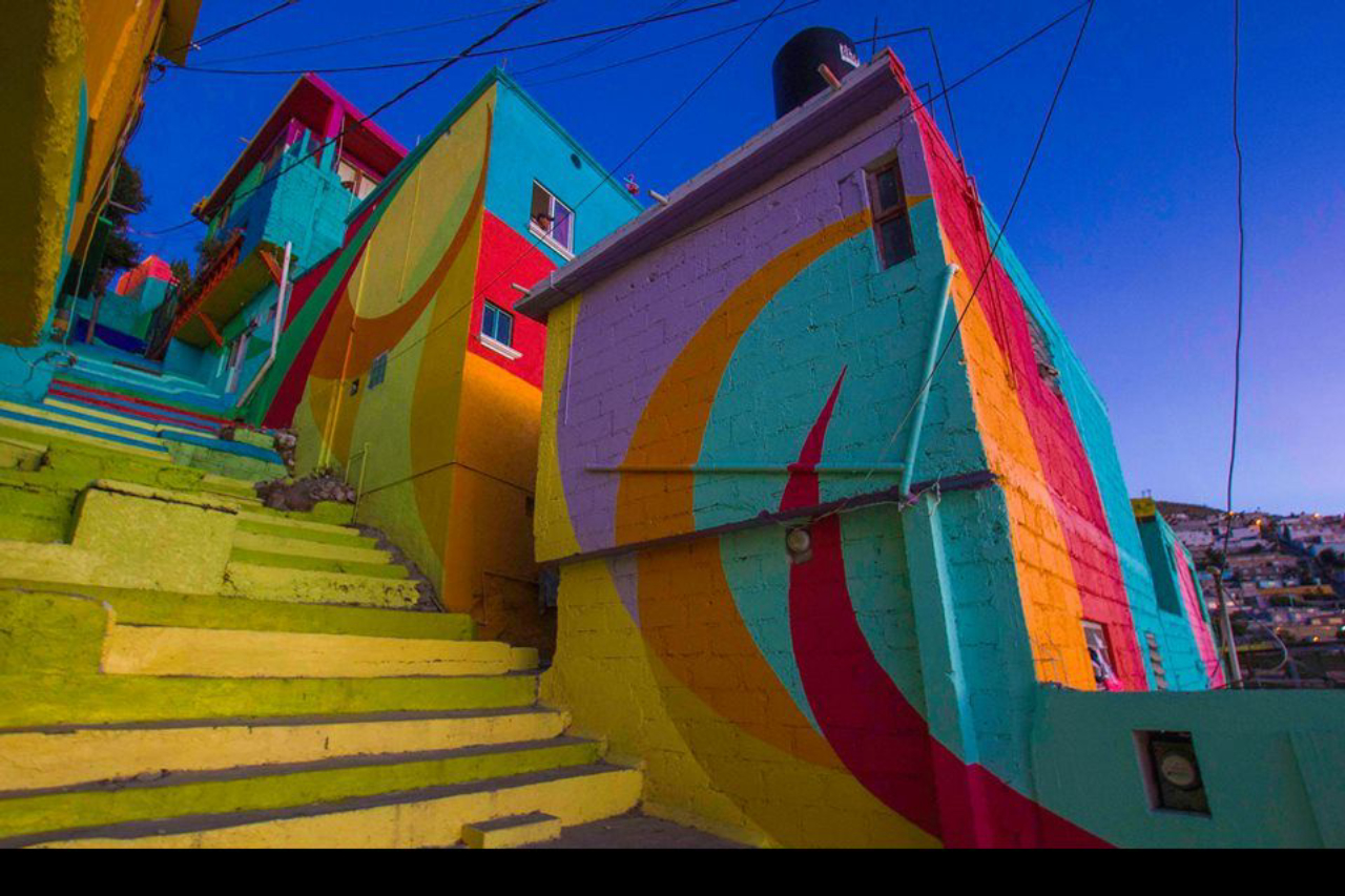 Detalhe de imóvel pintado na comunidade de Las Palmitas, na cidade de Pachuca, no México.