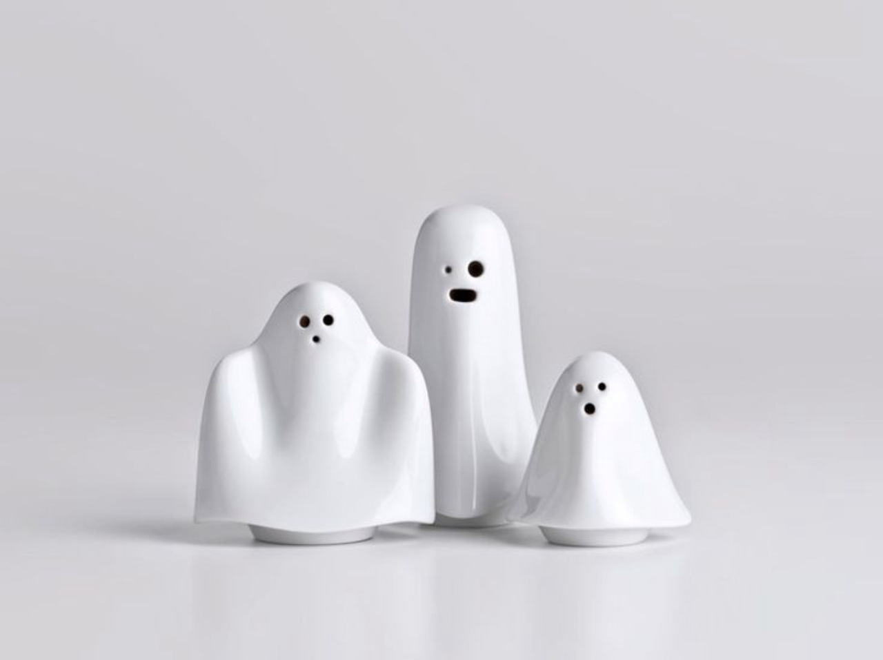 Saleiros e pimenteiros fantasminhas. 