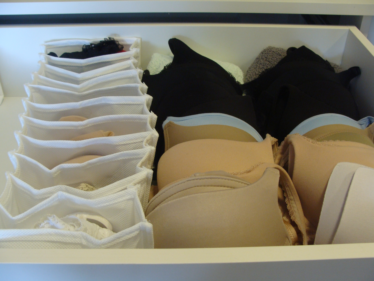 Acondicionamento de roupas íntimas femininas. Foto: Roselane Menezes