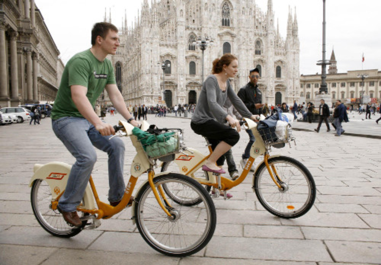 Bicicletas em Milão: governo estuda dar compensação para quem usar o transporte para trabalhar.  