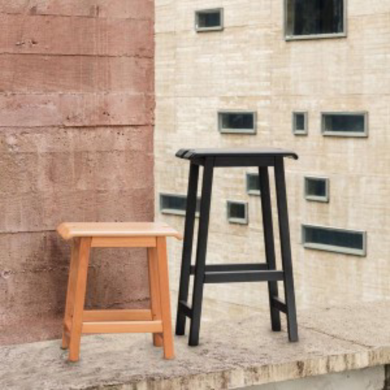 Nanda Banco Baixo e Nanda Banco Alto - Designer Zanine de Zanini para Tok Stok