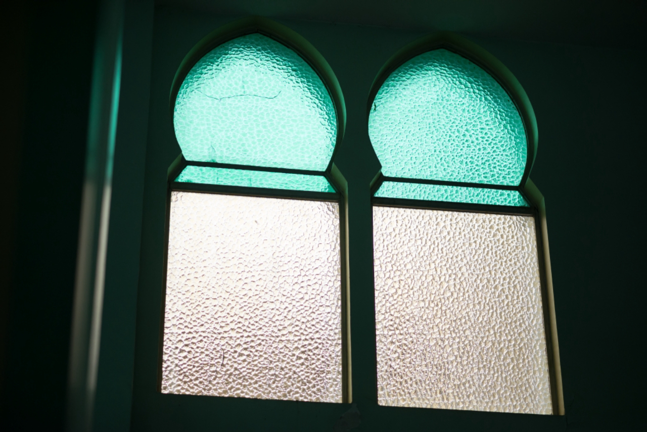 Fotos da arquitetura religiosa da Mesquita Imam Ali da Cidade de Curitiba para a Revista HAUS. Local: Mesquita Imam Ali. R. Kellers, 383 - Centro.