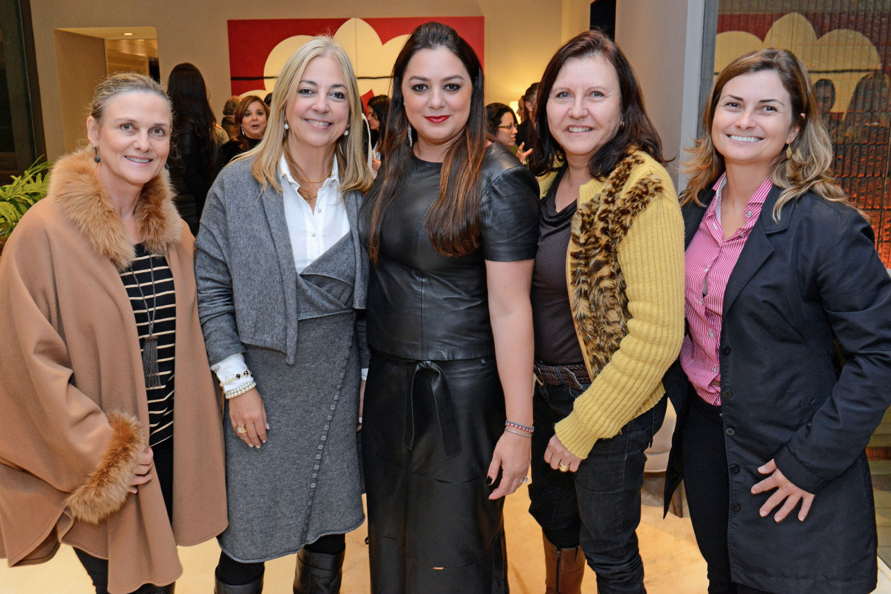 Silvia Franzoni, Elaine Zanon, Karina Dale, Rosi Guelmann e Claudia Machado. Fotos: Gerson Lima/Divulgação