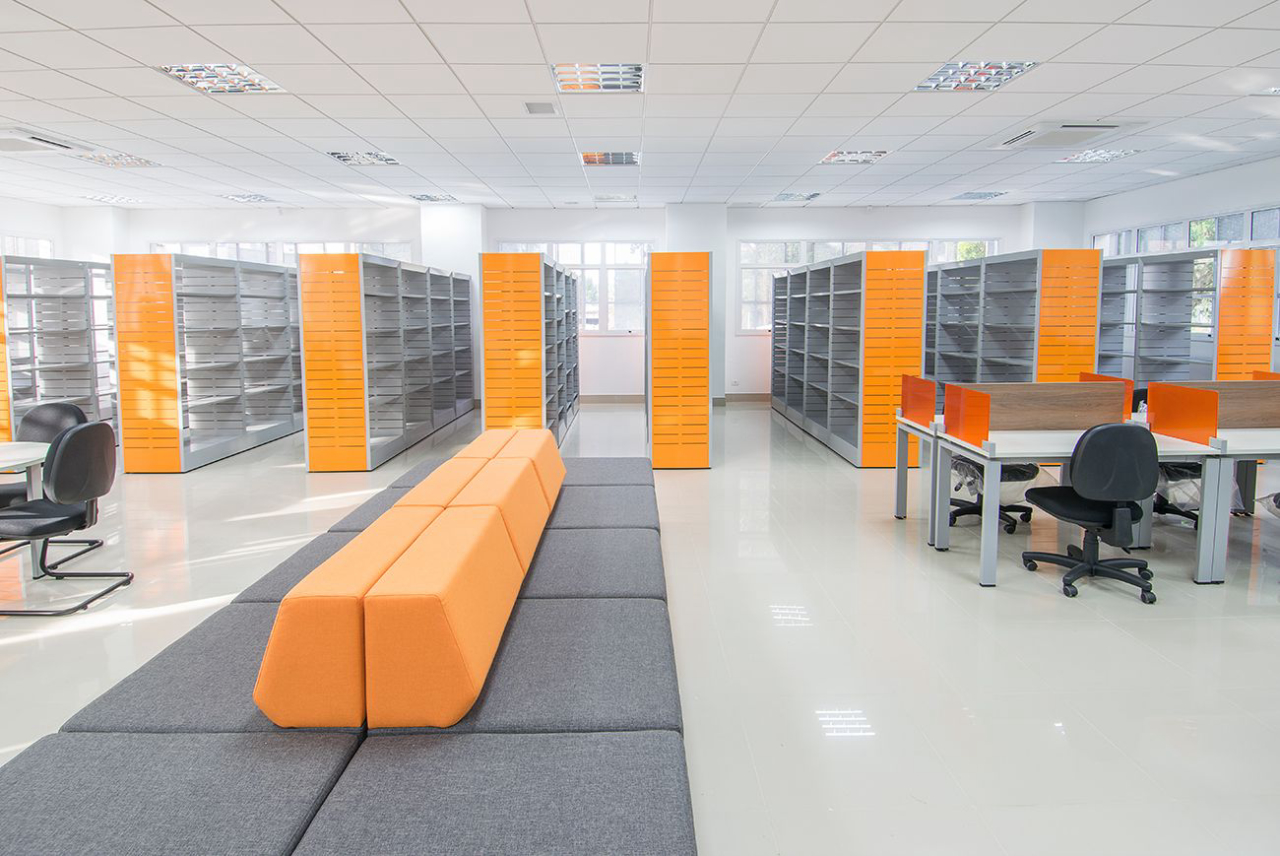 Biblioteca do Sena Portão: salas têm sistema eficiente de ventilação para economizar energia com ar condicionado.<br>Foto: RAC Engenharia / Divulgação 