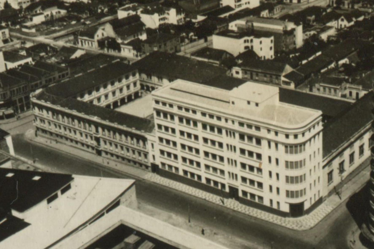 Vista aérea do edifício de uma quadra das antigas dependências do colégio Marista na região central. Foto: Acervo Colégio Marista