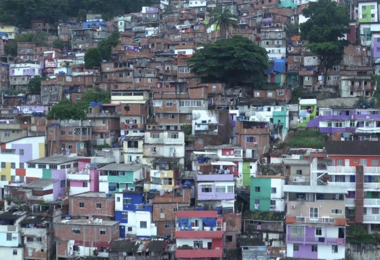 Tomadas aéreas em 360° revelam as cores das favelas do Rio.<br>Imagem: Reprodução / Google. 