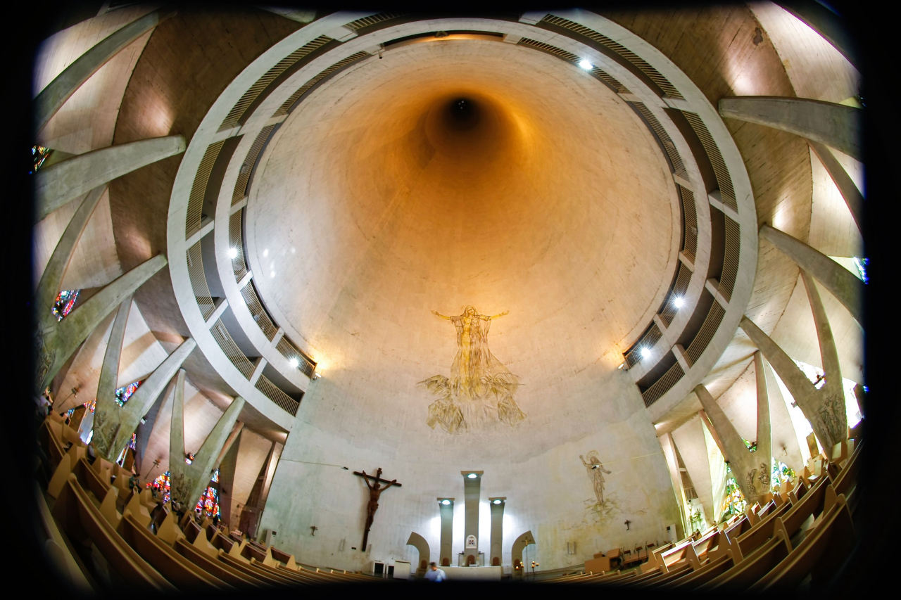 Interior da catedral de Maringá.<br>Foto: Daniel Castellano / AGP / Agencia de Noticias Gazeta do Povo