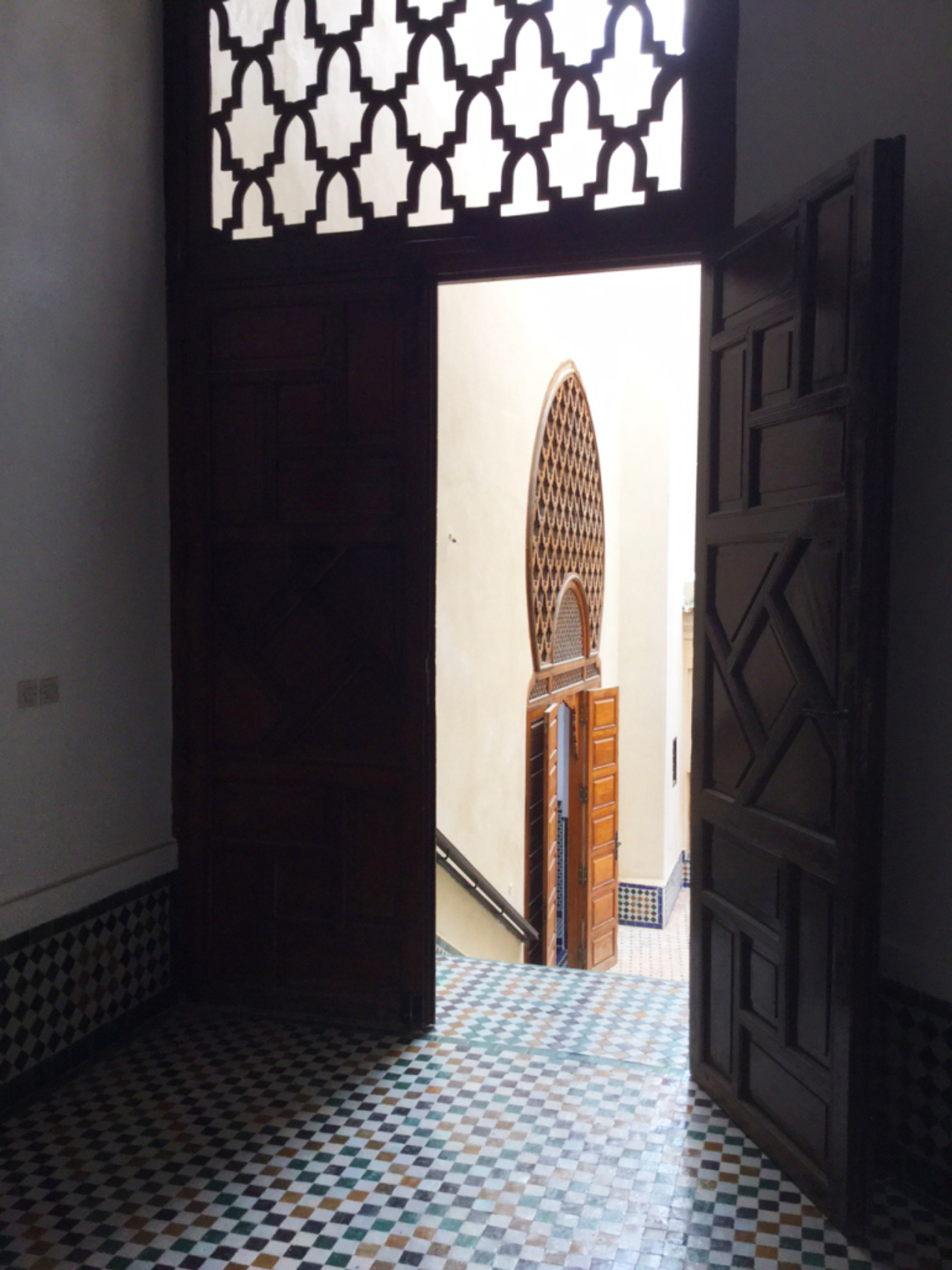 Entrada da sala de leitura da biblioteca de al-Qarawiyyin, mais antiga ainda em funcionamento no mundo Foto:<br>Aaziza Chaouin