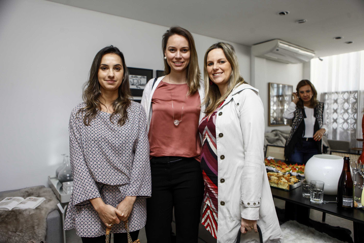 Juliana Medeiros, Diane Justus e Daniela Cerbatto durante evento 'No Sofá da HAUS'. Fotos: André Rodrigues