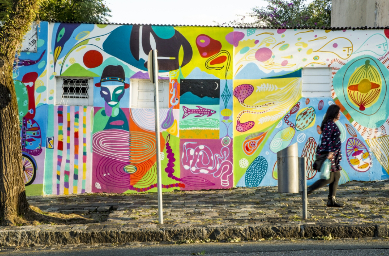 Parede no centro de Curitiba, pintada pelo artista plastico Rimon Guimaraes. A pintura fica na parede de um lava-car na rua Kellers, 107.