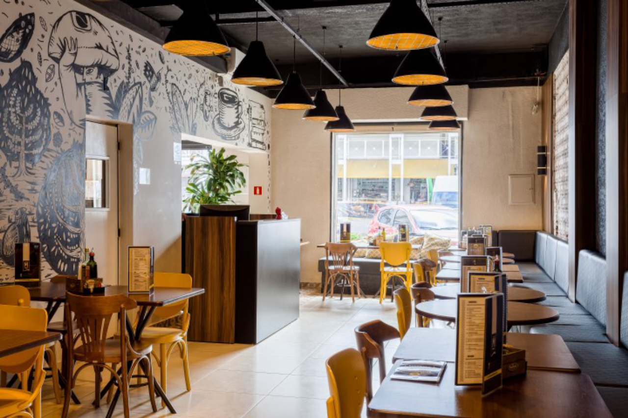 Fotos dos ambientes e alimentos do Bistrô Café Municipal para o Bom Gourmet. Local: Rua General Carneiro, 1434.