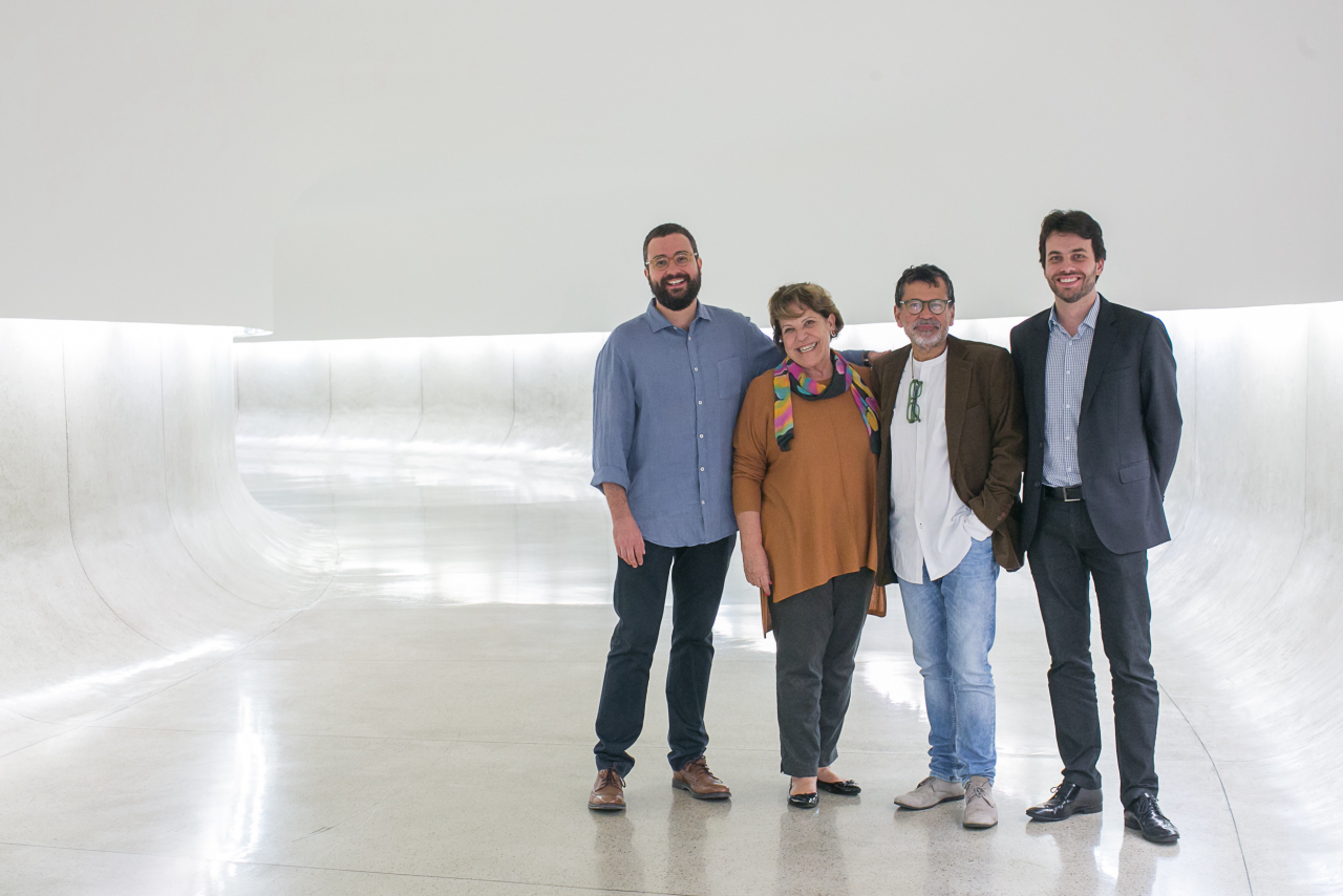 Felipe Scovino, Gonçalo Ivo e André Marin com a Diretora Cultural do MON, Teca Sandrini