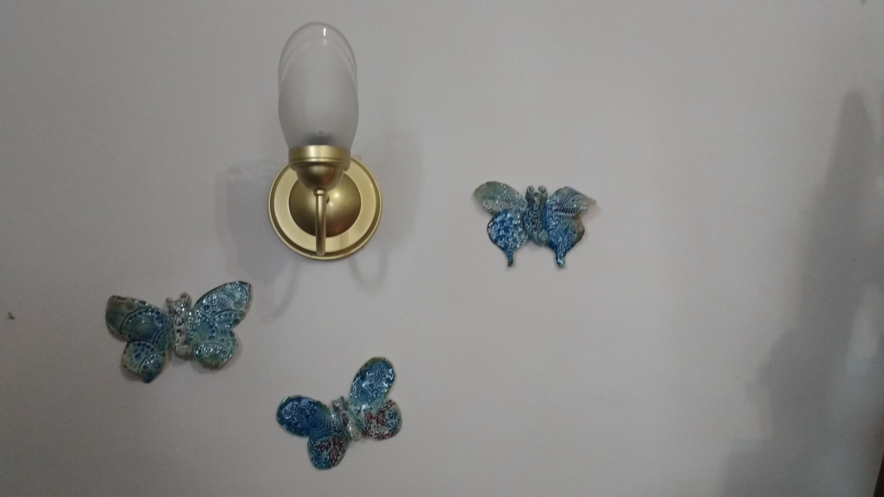 O Barroca Ateliê apresenta objetos de decoração em cerâmica. As delicadas borboletas custam R$ 90 cada. 