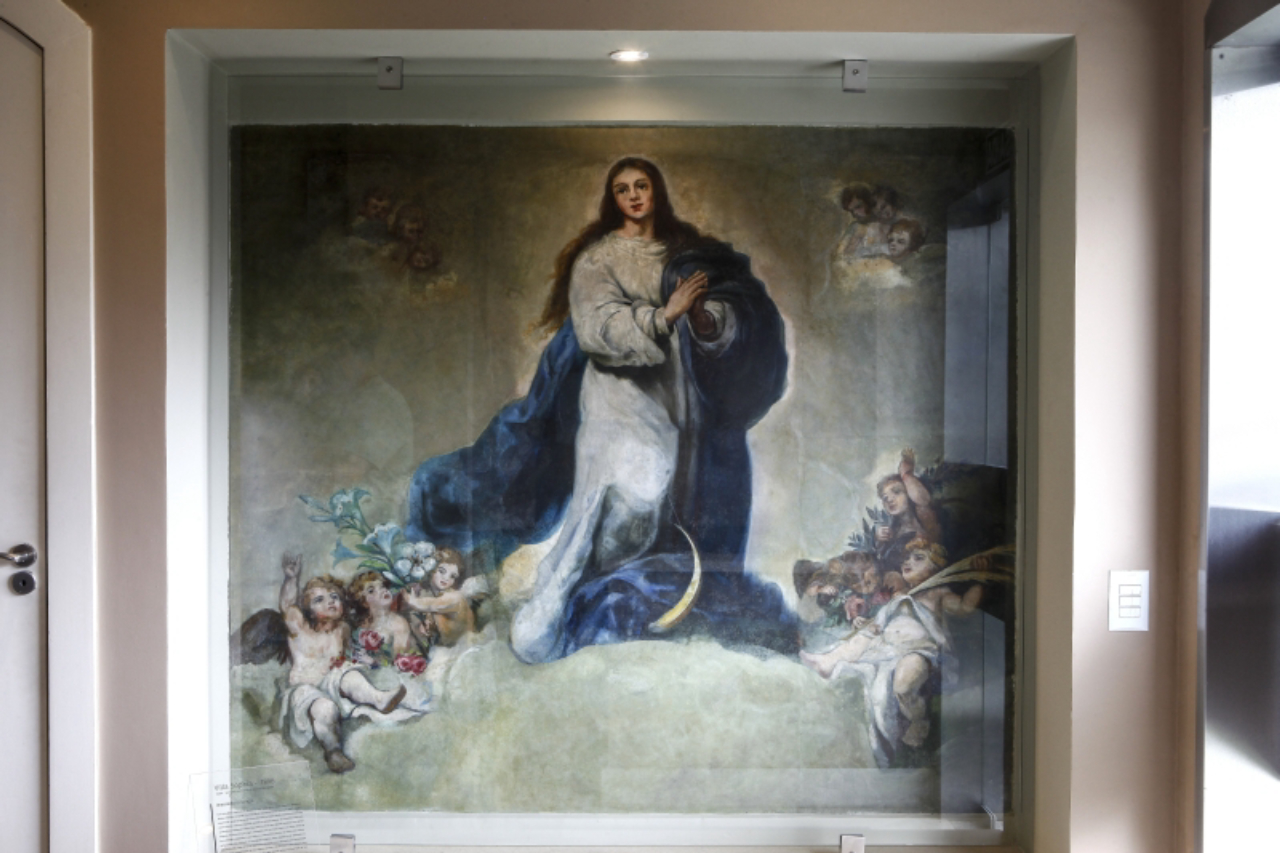 Reprodução da pintura espanhola da Imaculada Conceição de 1665, agora no hall de entrada do prédio. Foto: André Rodrigues/Gazeta do Povo