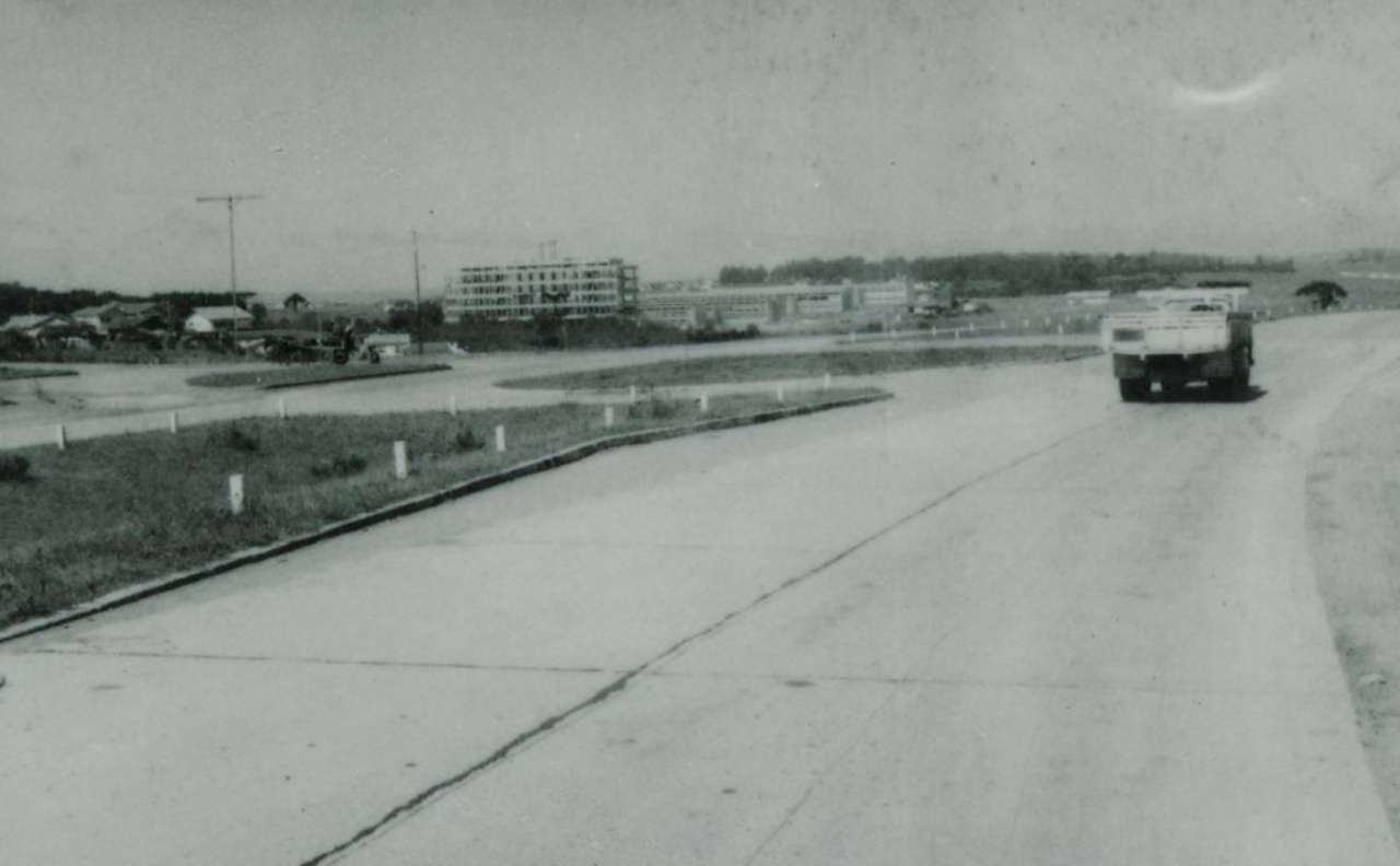Centro Politécnico da UFPR em construção no início da década de 1960, ao lado da BR 116. Foto: Acervo Casa da Memória/Reprodução