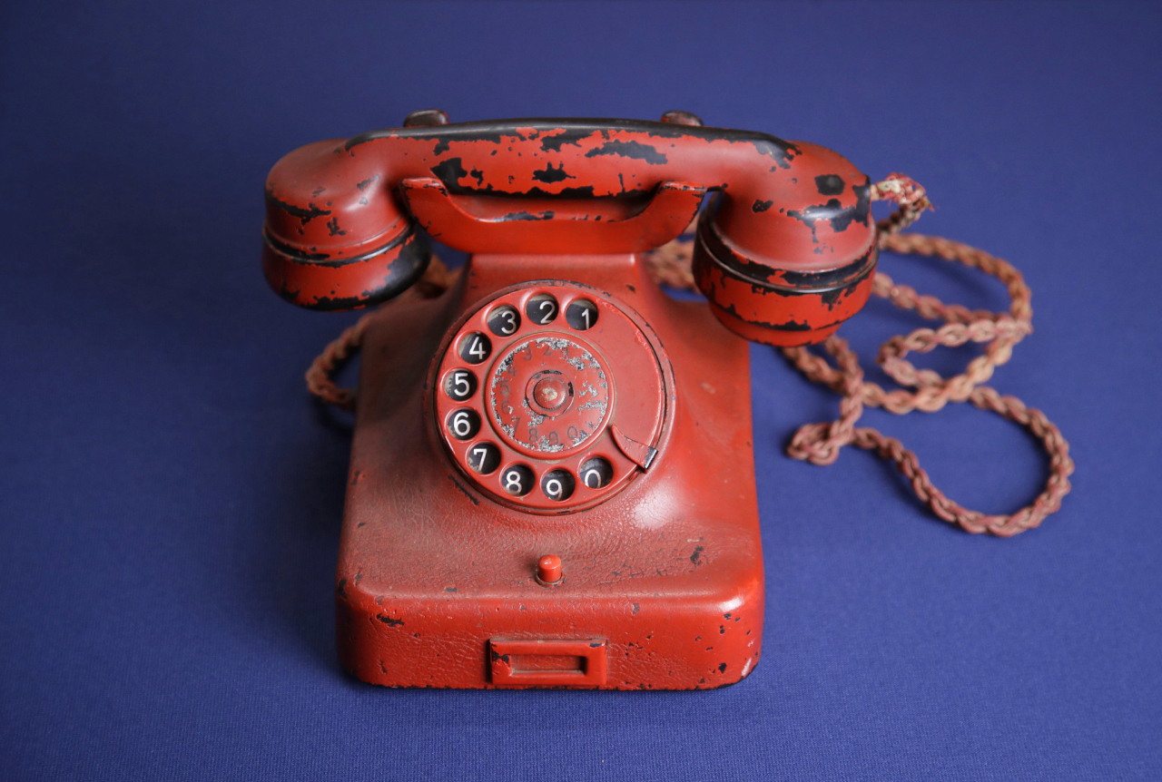 Telefone vermelho pessoal de Adolf Hitler foi a leilão no último dia 19 no Alexander<br>Historical Auctions, nos Estados Unidos. Foto: Alexander<br>Historical Auctions/Reprodução