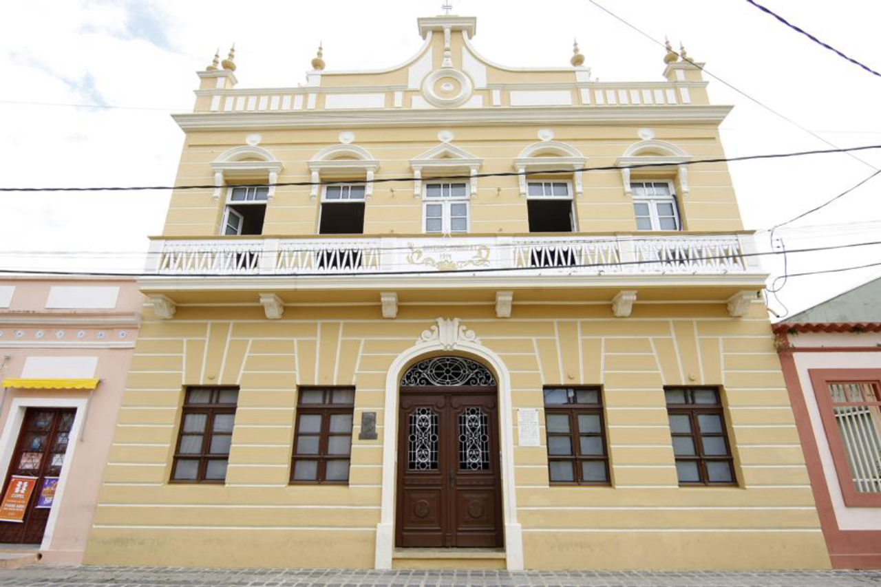 Fachada da Prefeitura de Antonina, antiga residência do Coronel Líbero Guimarães. Foto: Arquivo Gazeta do Povo