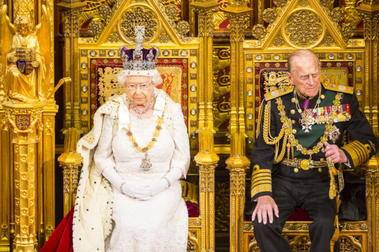 27/05/2015- Londres, Inglaterra-A rainha Elizabeth 2ª ao lado do príncipe Phillip durante o tradicional discurso.