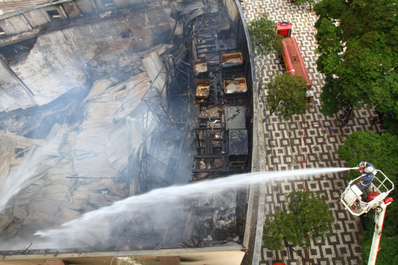 Em 2012, o Ouro Verde foi atingido por um incêndio que começou com um curto-circuito. Foto: Roberto Custódio/Arquivo Agência de Notícias Gazeta do Povo