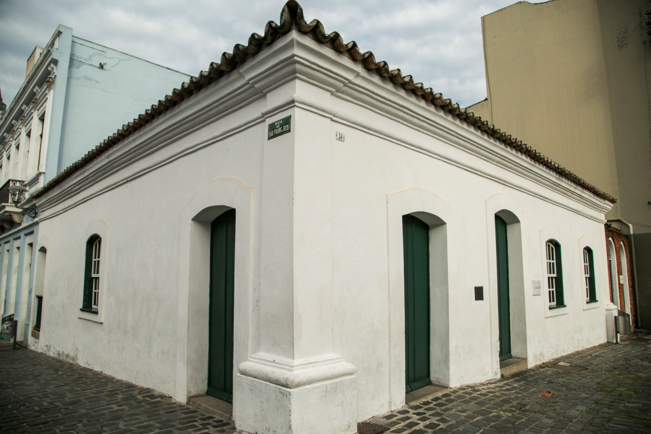 Detalhe da Casa Romário Martins construída no fim do século 18.<br>Foto: Marcelo Andrade / Gazeta do Povo