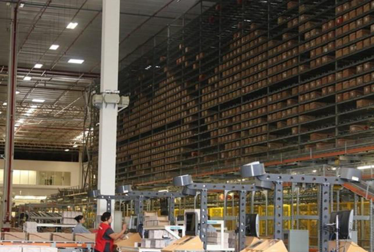 Centro de distribuição foi pensado para atender a demanda da empresa e tem capacidade para duas mil caixas por hora.<br>Foto: Infomoney