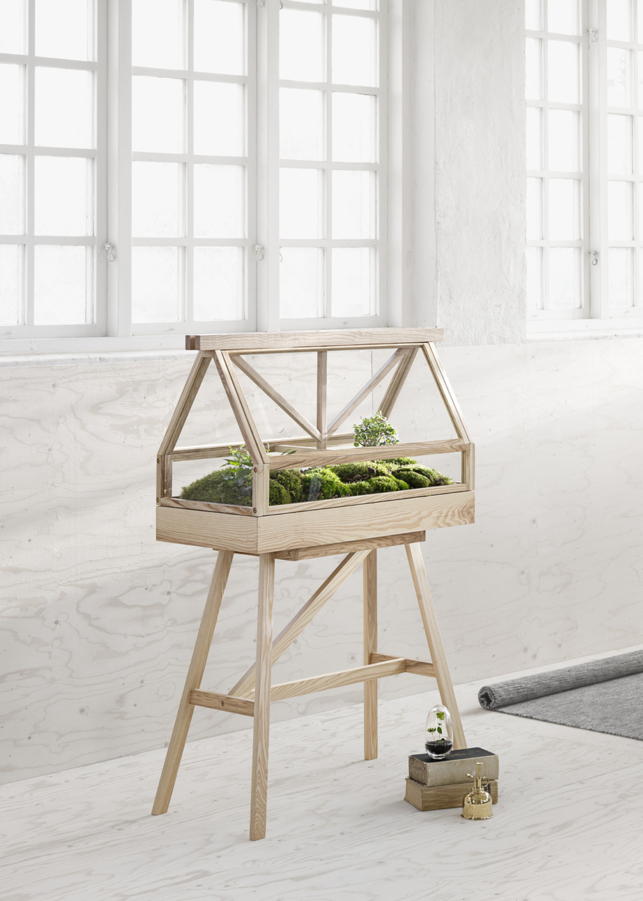 O estúdio Atelier 2+, de Bangkok apresentou peças batizadas de Greenhouse que funcionam como uma estufa em casa, seja para criar uma horta ou um jardim.<br>Foto: Divulgação 