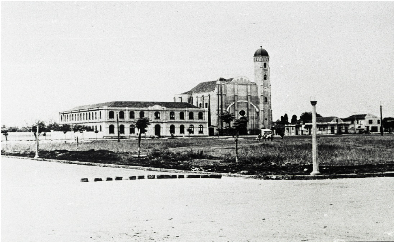 Igreja do Imaculado Coração de Maria, na Praça Ouvidor Pardinho, antigo Campo da Cruz, na década de 1930. Foto: Acervo Casa da Memória