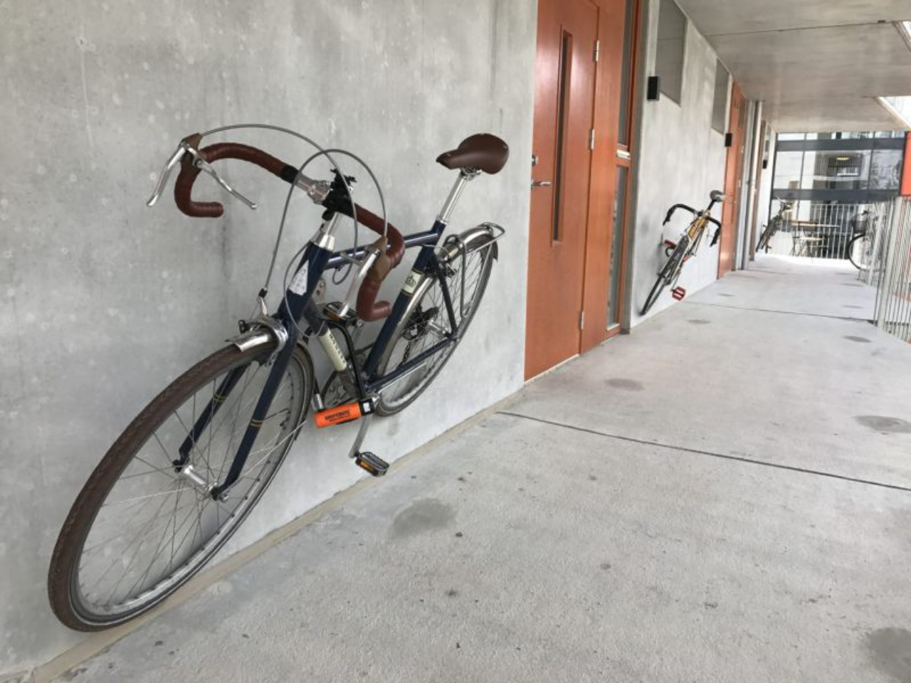 Todos os quartos de hotel têm uma bicicleta dobrável à disposição dos hóspedes. Também há serviço de aluguel e reparo de bikes no local.