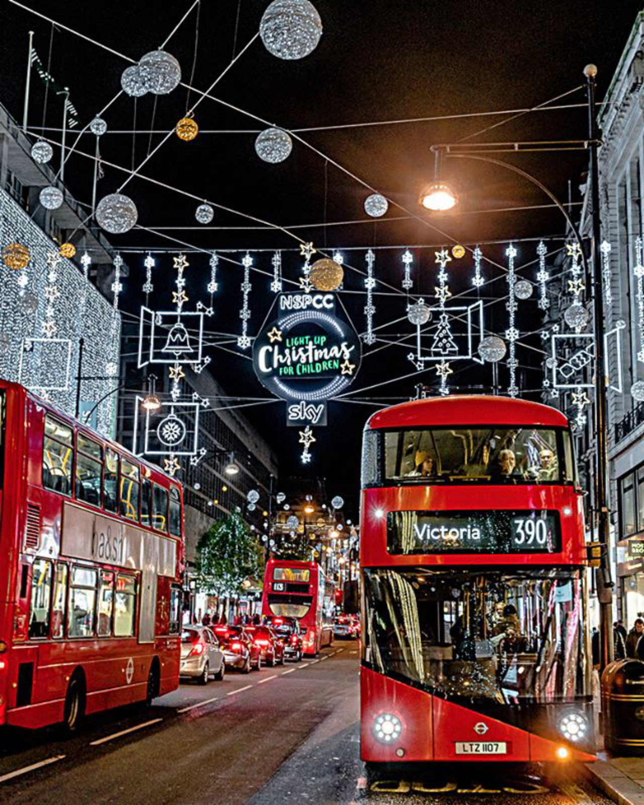 Oxford Street, uma das principais avenidas de Londres. Foto: Reprodução/Instagram @alexander.albu