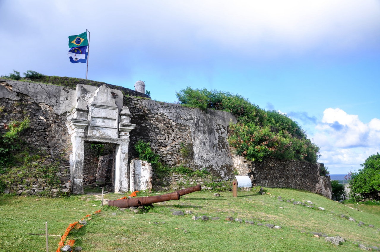 Fortaleza de Nossa Senhora dos Remédios receberá investimento de R$ 10,2 milhões para restauro. Foto: Bigstock.
