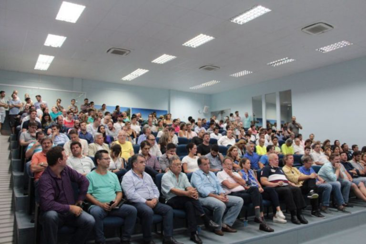 Audiência pública com apresentação do projeto lotou plenário do Legislativo. Foto: Gian Del Sent/Câmara dos Vereadores de Balneário Camboriú