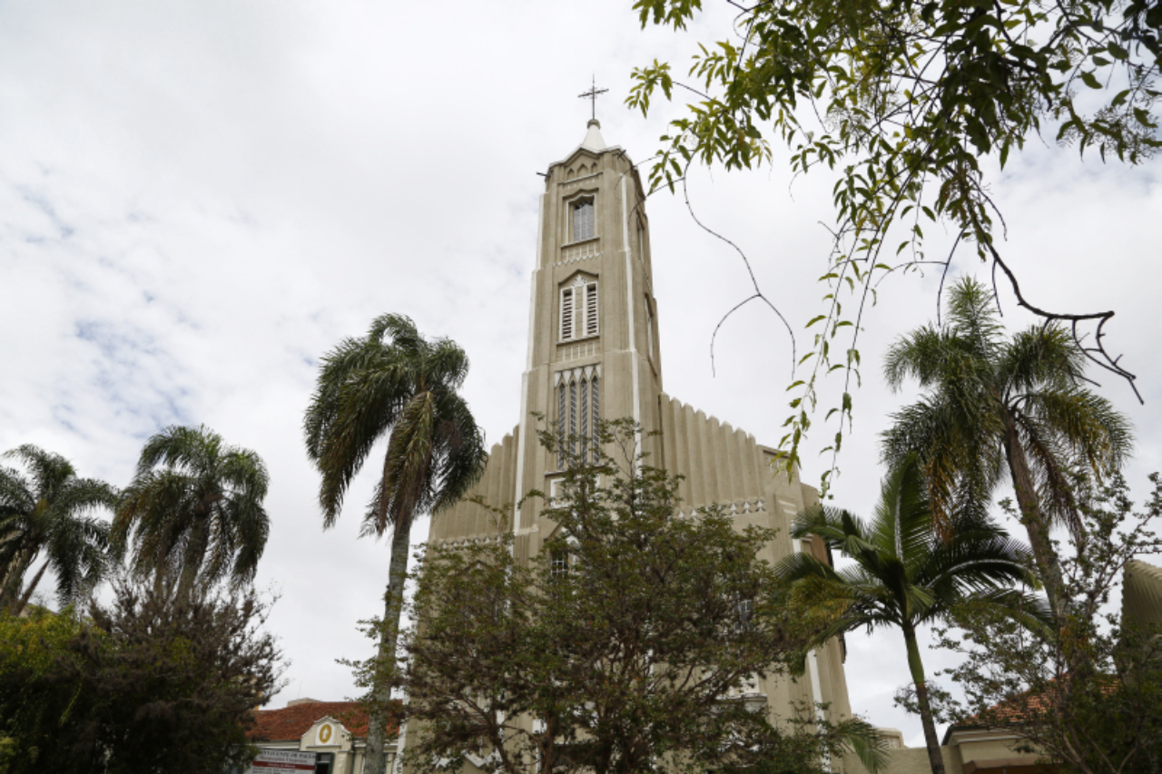 03-03-17 - Roteiro de igrejas com estilo neogotico em Curitiba. Na foto a igreja Sao Vicente de Paulo