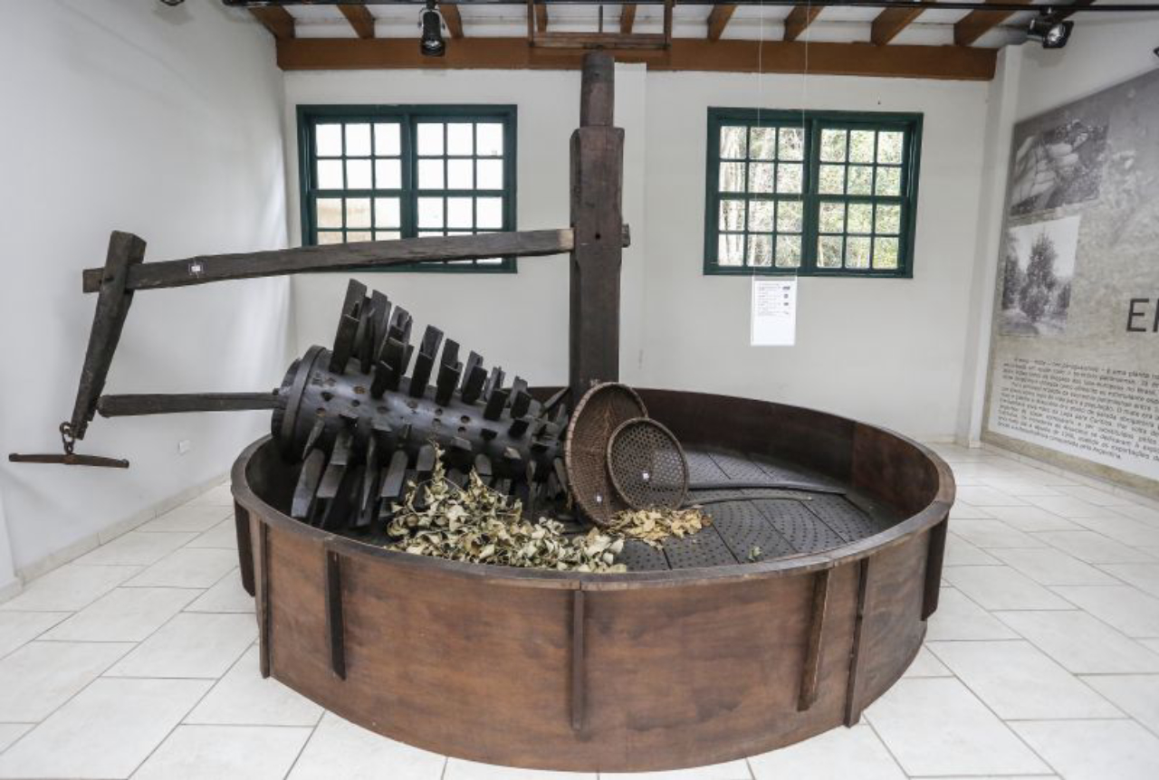 Exemplar de maquinário do ciclo da erva-mate em exposição no museu. Foto: Prefeitura de Araucária/Divulgação